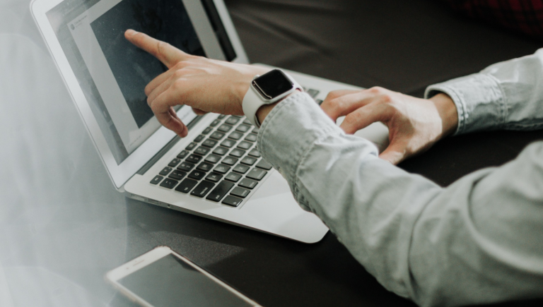 Read more about the article 燃點希望，改變命運：企業在社會福利上的投入
